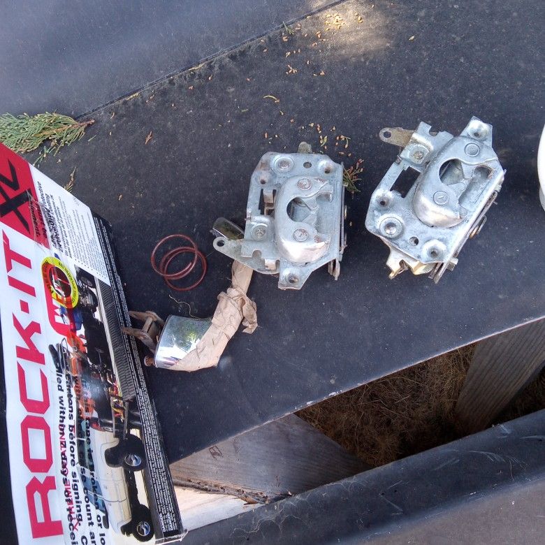 Cuguar Door Latches 67-68