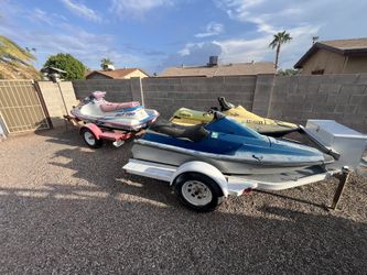 3 jetskis