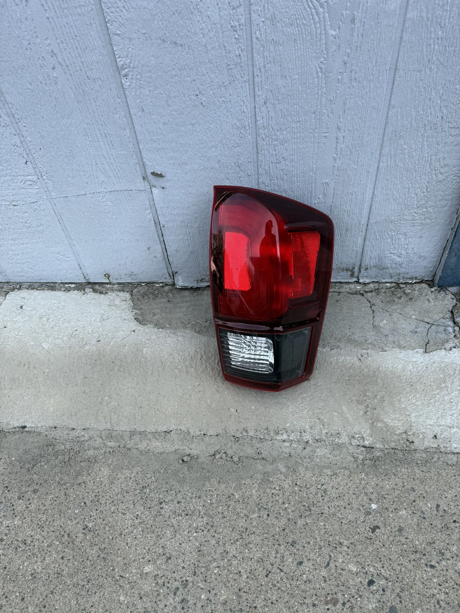 Toyota TACOMA 2018 2023Taillight