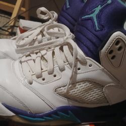Retro Jordan 5s Grapes
