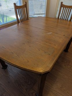 Dining Table with 6 chairs