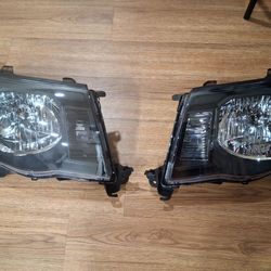 ***NEW TACOMA HEADLIGHT ASSEMBLIES***
