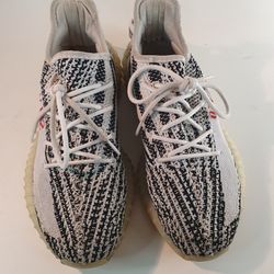 *Read Yeezy Boost 350 V2 Low Zebra sneakers in size 9.5
