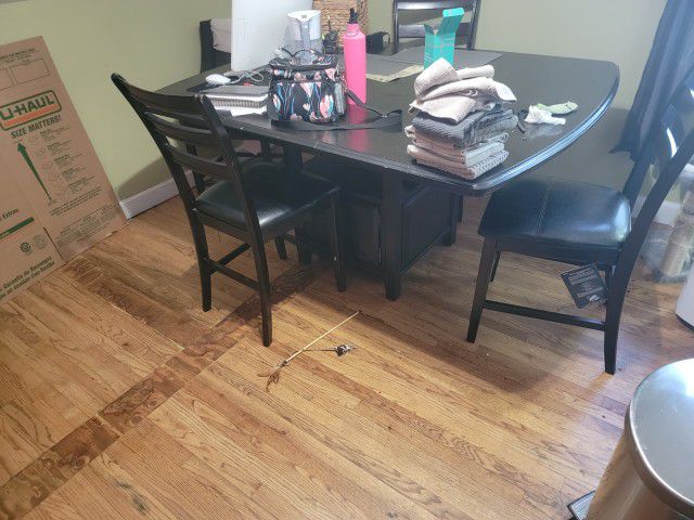  Ashley Dining Table