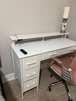 Computer desk