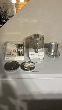 Cuisinart Pro Classic Food Processor plus Attachments!
