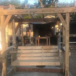 NEW CUSTOM MADE 5' BENCH WITH STAND