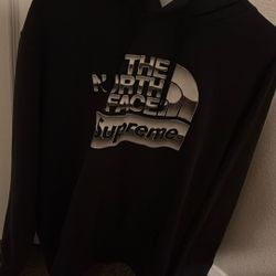 Selling Supreme Hoodie