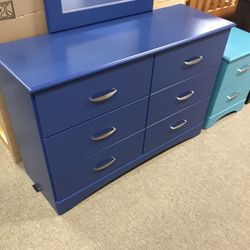 Nice Dresser and mirror new