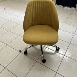 Desk chair