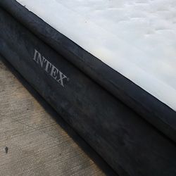 Free tall air mattress