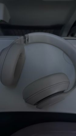 Beats Studio Pro Sandstone