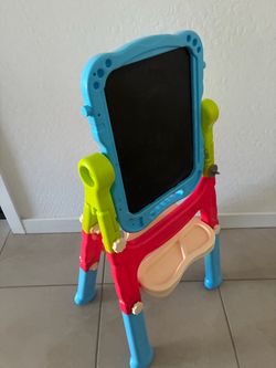 Child’s double sided art easel