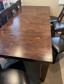 Dining table - dinner table