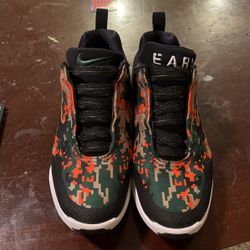 Nike EARL