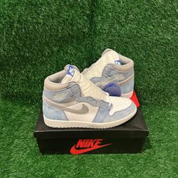 Jordan 1 Hyper Royal