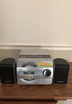 Sanyo cd and radio player