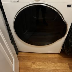 Samsung Dryer LIKE NEW !