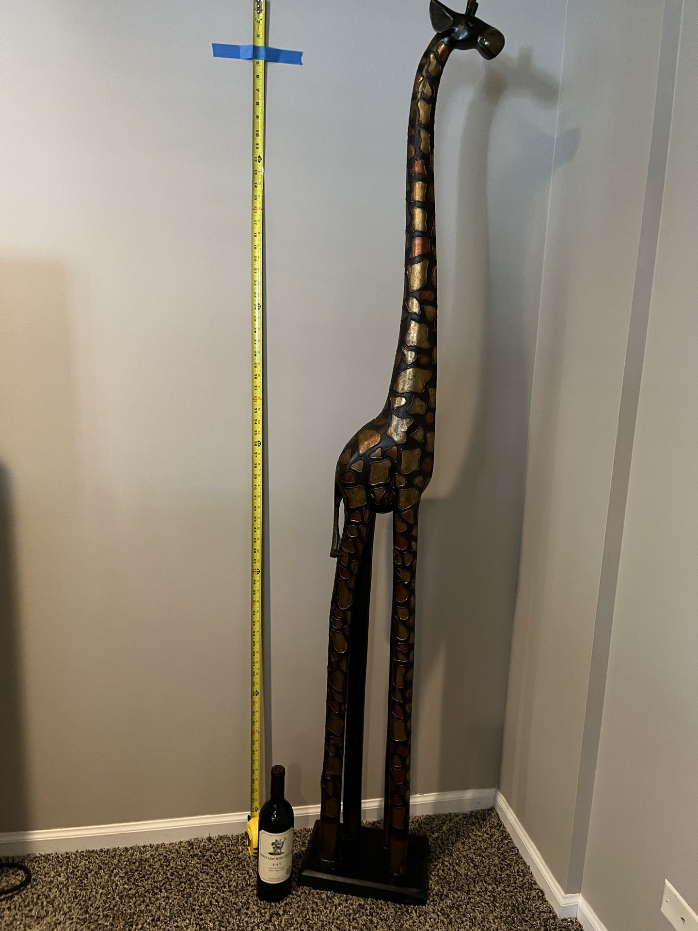 Giraffe Statue 8ft tall