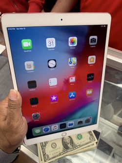 iPad Pro 10.5 inch 256gb mint with keyboard case included