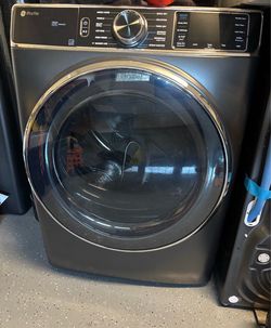 Profile 5.5 cu. ft. Capacity Front Load Washer + Profile 7.8 cu. ft. Capacity Smart vented Front Load Gas Dryer