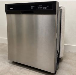 Whirlpool dishwasher like new 24 inch Stainless steel
