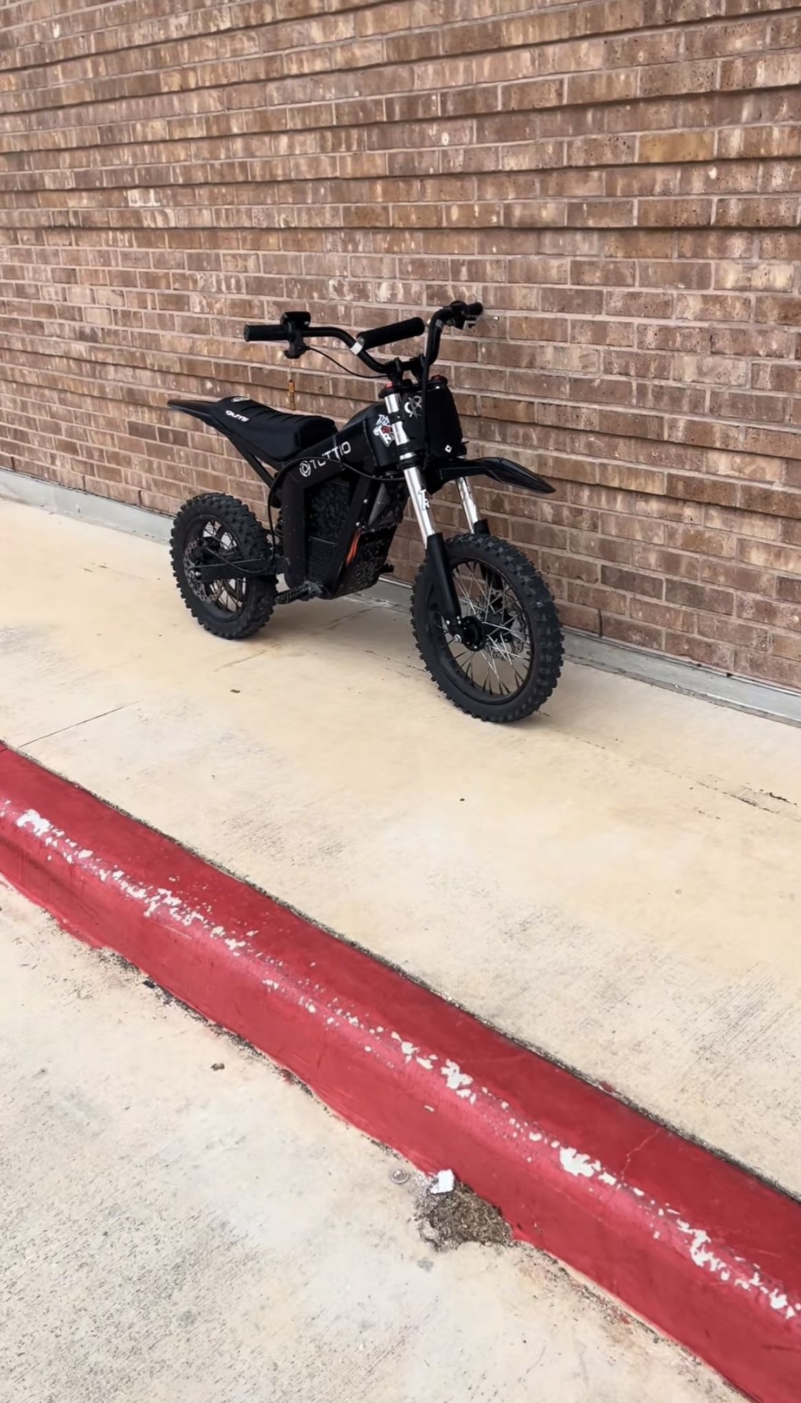 Slightly Modded Tuttio W Sotion