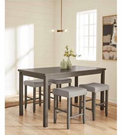 Max Meadow Dining Collection with four stools