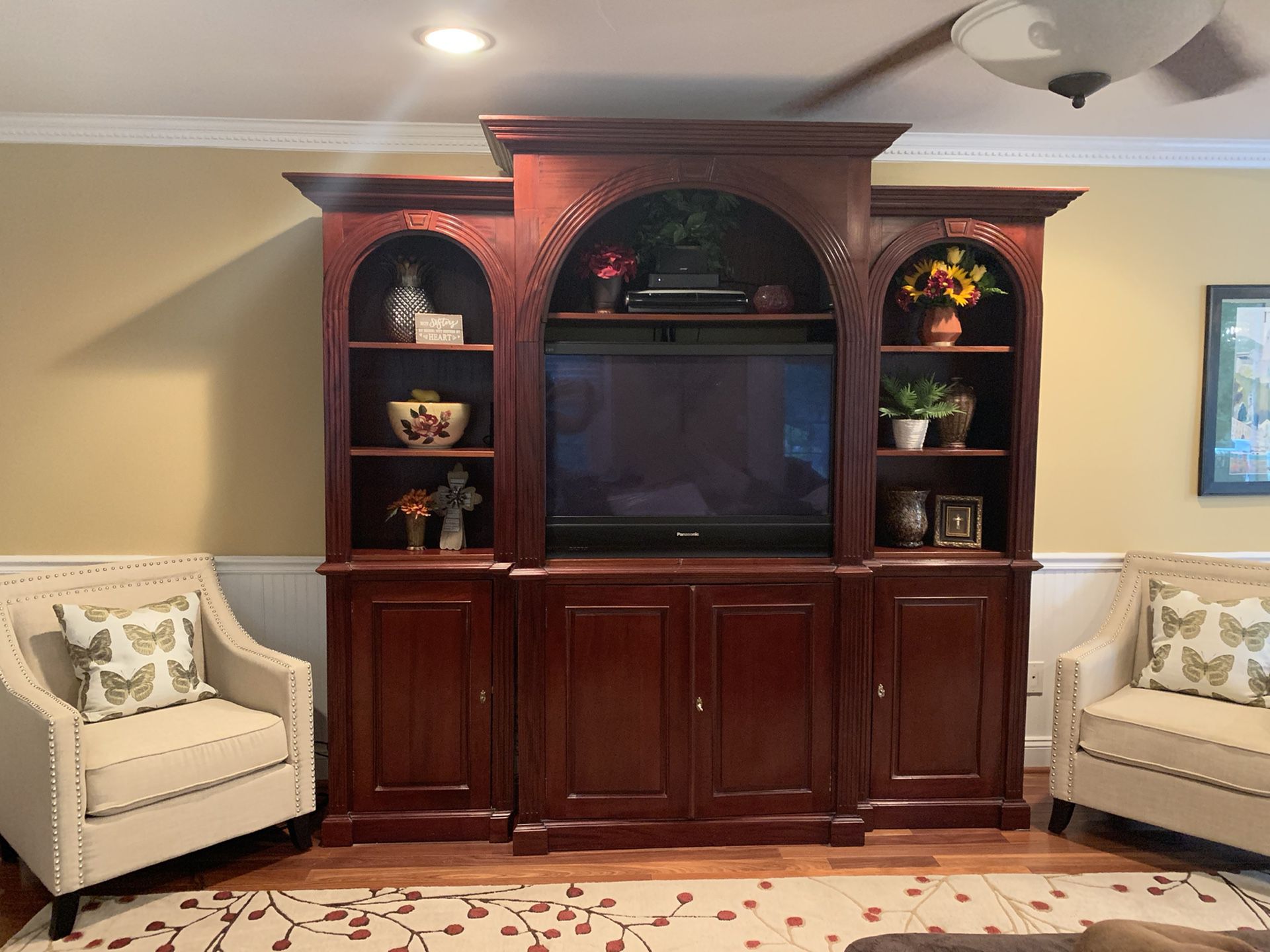 TV/Wall Unit w/matching Console Table