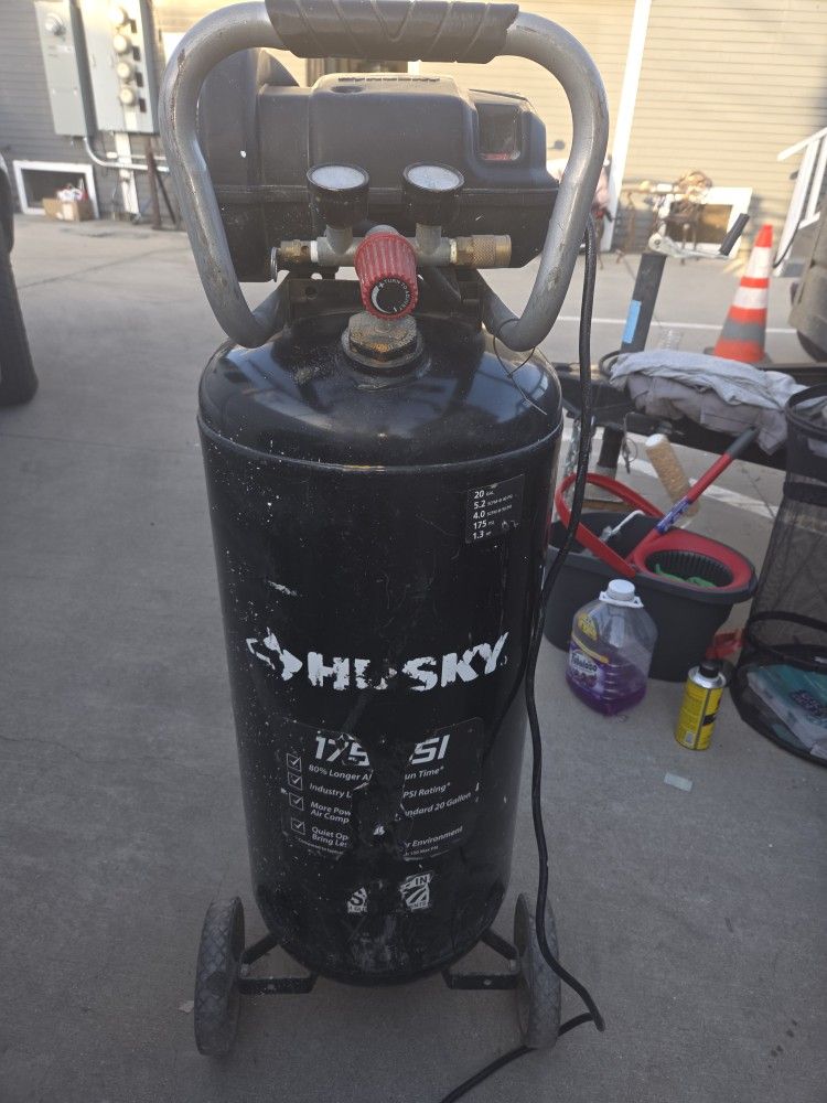 Used Like New. Husky Air Compressor 20 L. 175 Psi