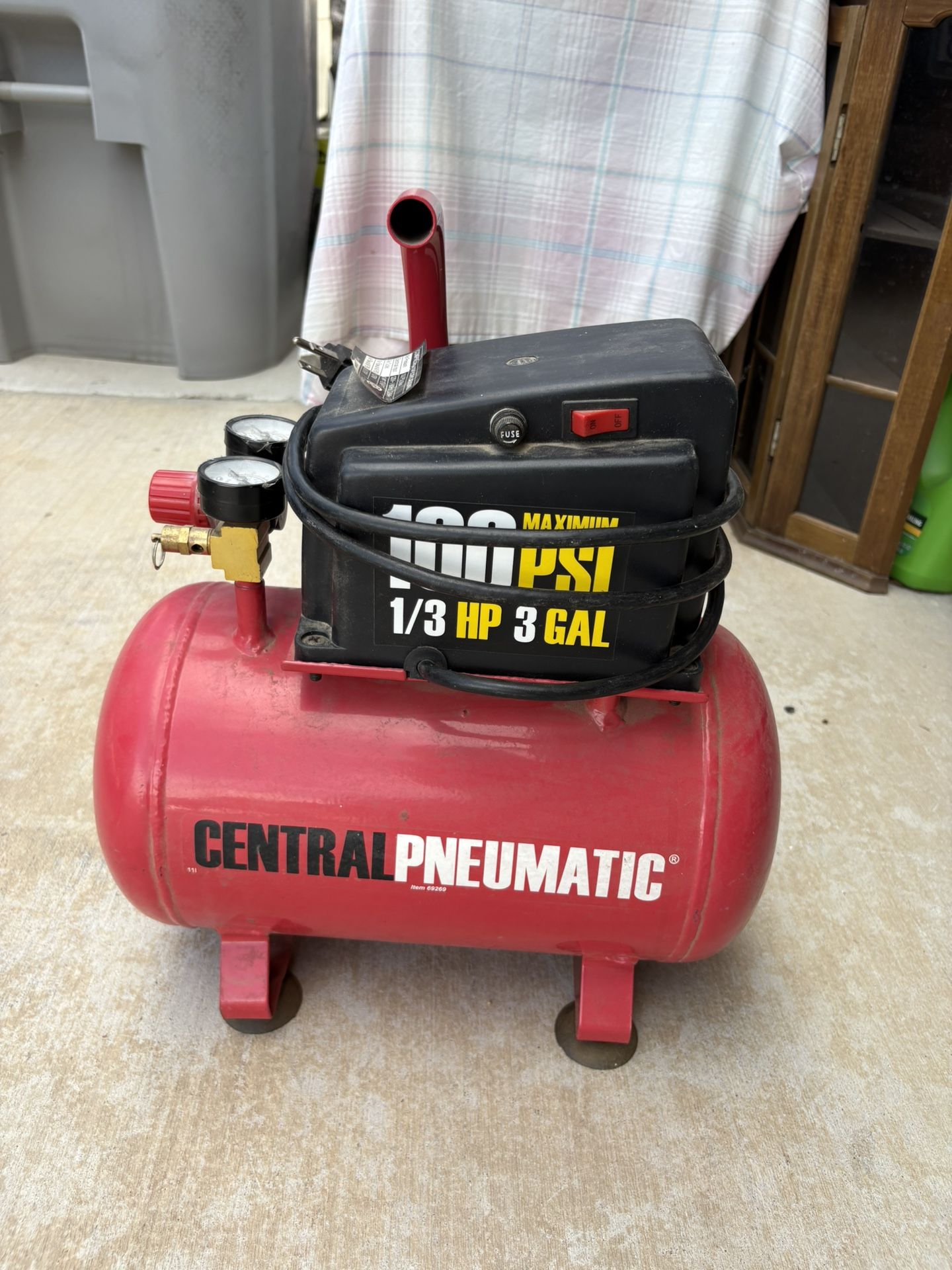 Central Pneumatic Compressor 3 Gallons