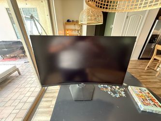 32” curved Dell monitor