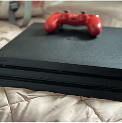 1 PS4 & 1 PS4 Pro 2 Controllers !!! Lmk For Trades