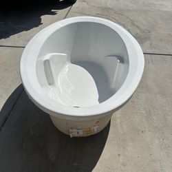Soaking Tub, White