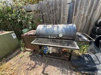 Solid Smokey / Barbecue Grill