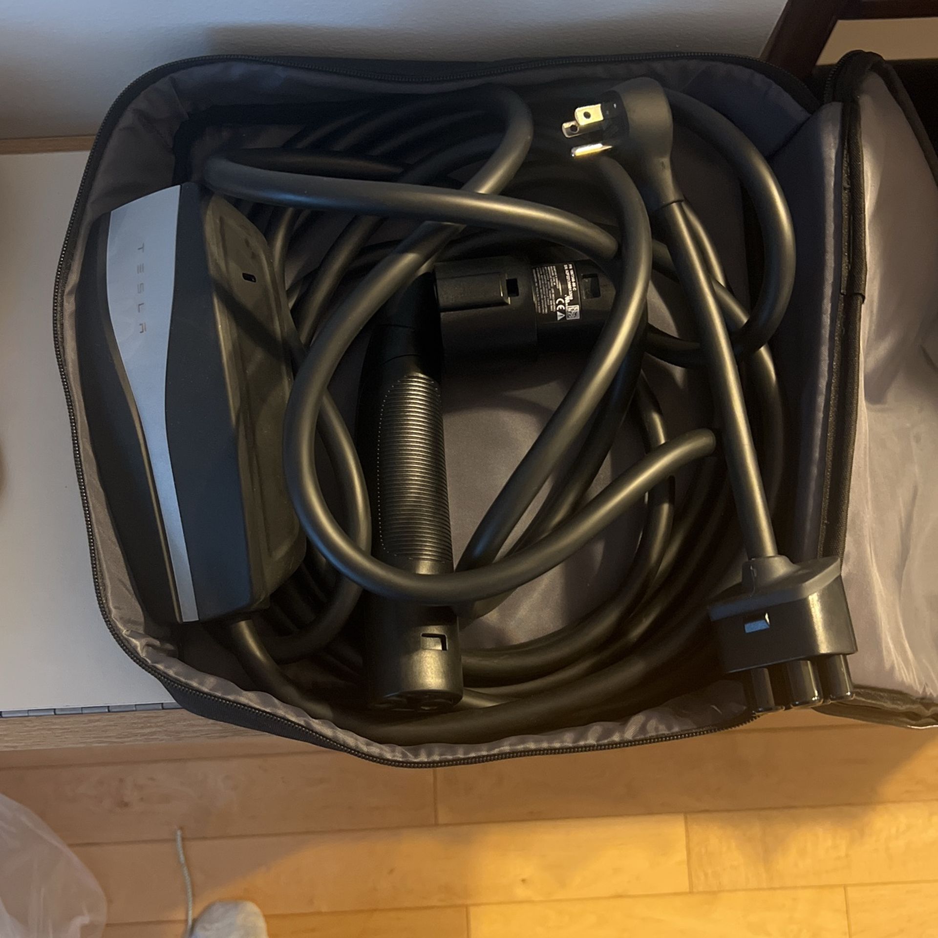 Gen 2 Tesla Mobile Charger and Adapter