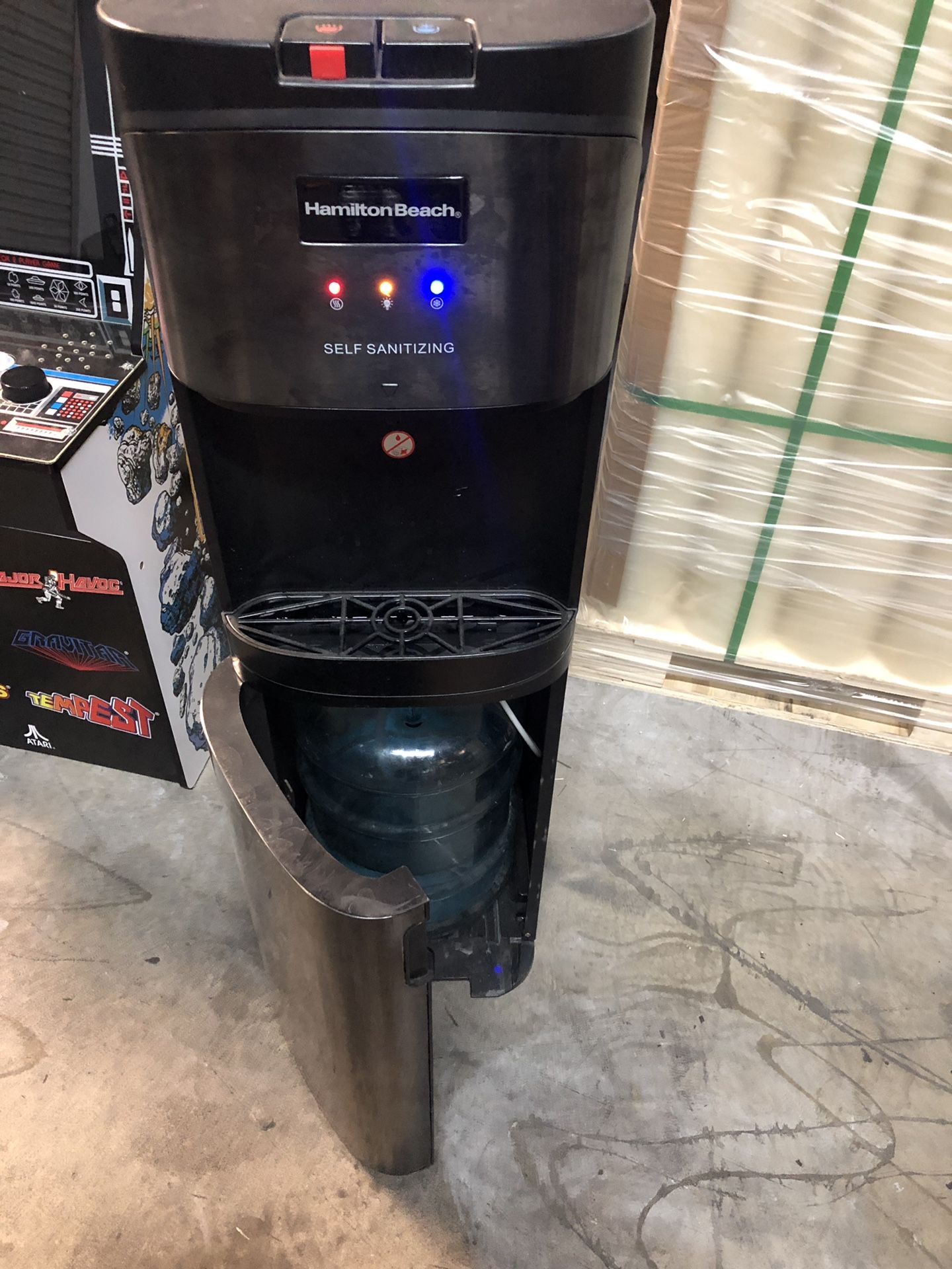 Hamilton Beach water dispenser bottom load bottle 5 gallons for Sale in