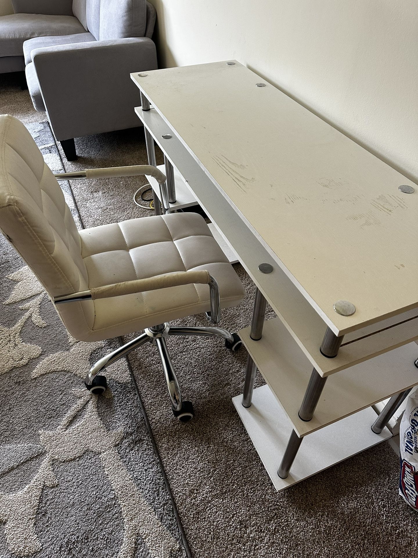 White Desk And Chair