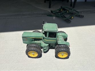 Vintage Ertl John Deere 4WD Toy Tractor + Disc Harrow