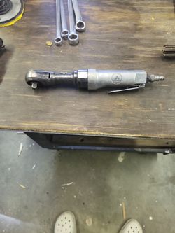 All trade three eights ratchet
