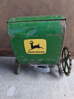 Vintage 1950's - JOHN DEERE CORN SEED PLANTER