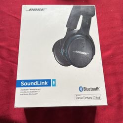 Bose SoundLink Bluetooth Rechargeable Wireless Headphones New In Box