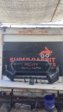 2024 Tacoma Bumper Front w/Grille trim & Grille W/sensor holes OEM ORIGINAL 🍒👍NICE🍒👍2026