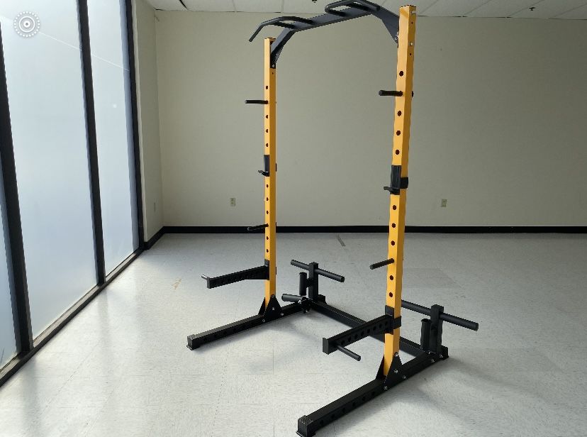 1000lb Rated Commercial Half Rack Combo With Fully Adjustable Bench And 300lb Olympic Weight Set With Barbell And Clips