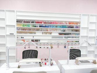 Huge 600+ DND & Other Brands Nail Polish Lot – Salon Collection – 400+ Bottles