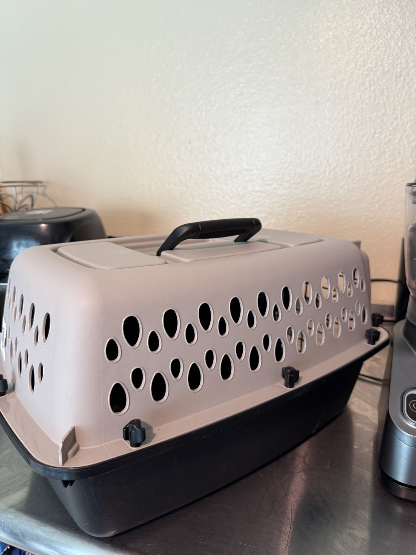 Small Dog Or Cat Kennel