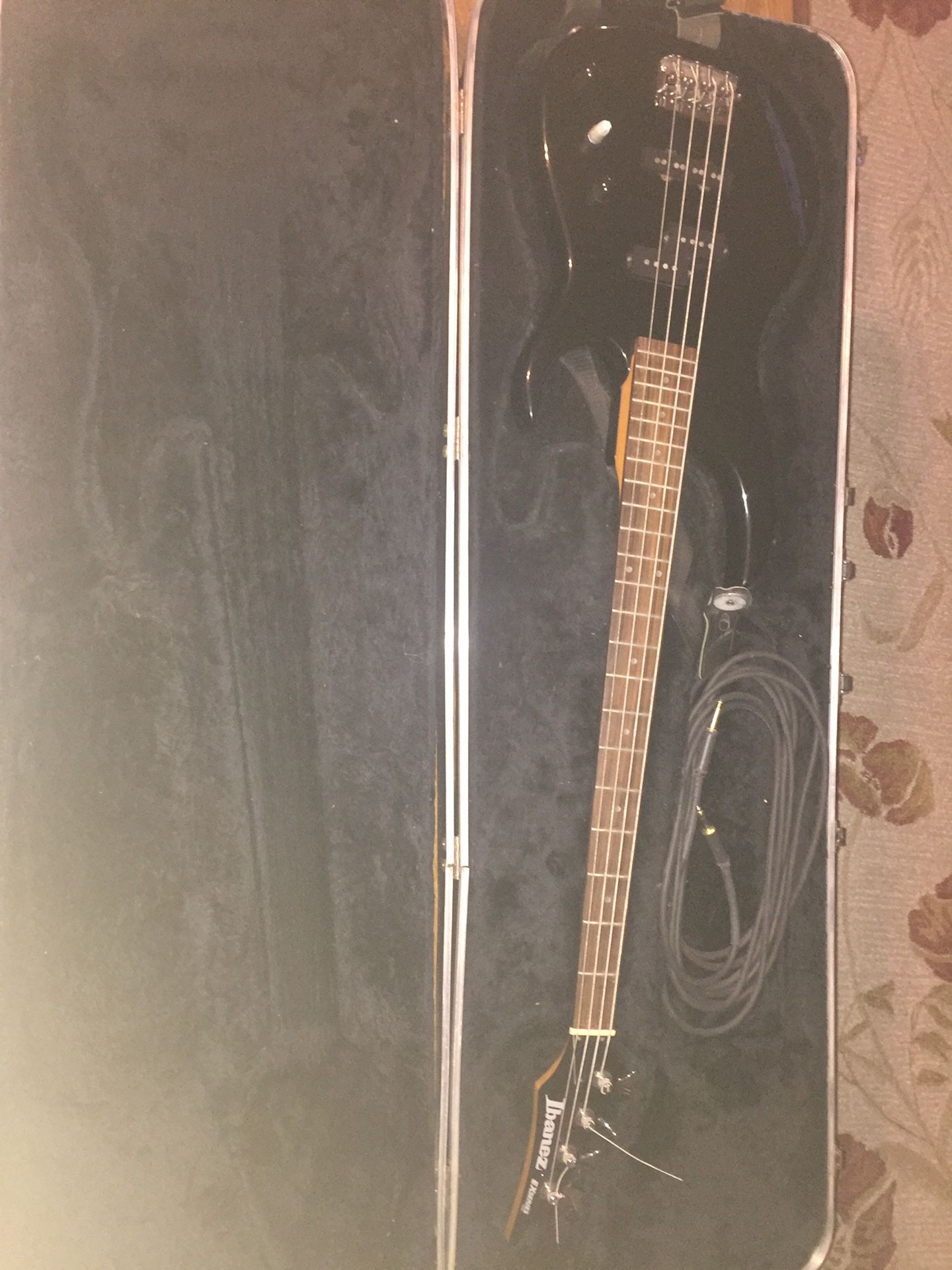 Ibanez bass exseries 4 string+ amp