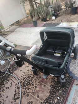 NEW LARGE STROLLER WAGON FOR MOR DOGS PRAND NEW VERY GOOD CONDITION