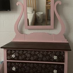 Pink Princess Wardrobe/ Vanity 🩷