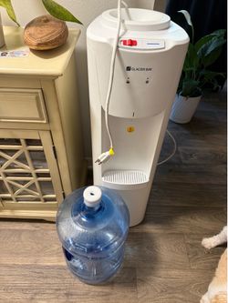 Top load water dispenser